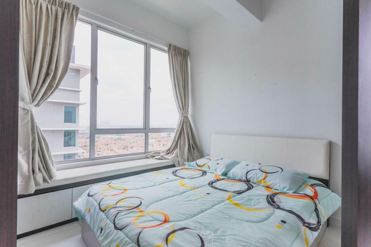 Shawn'S Akademic Suites Sky View B#11-27 Джохор-Бару Экстерьер фото